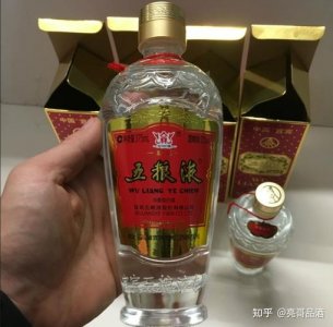 ​茅台加五粮液可以买下(买茅台好还是五粮液好)
