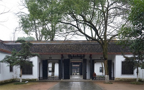 中国四大知名书院之一，长沙千年历史的岳麓书院