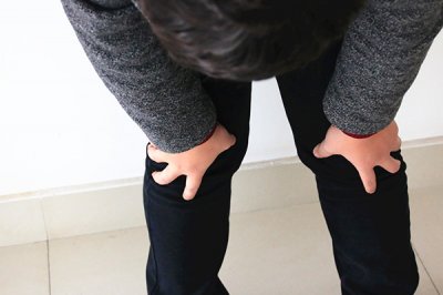 ​下肢浮肿是什么原因造成的？别总以为是肾脏疾病，3种原因也会引发水肿