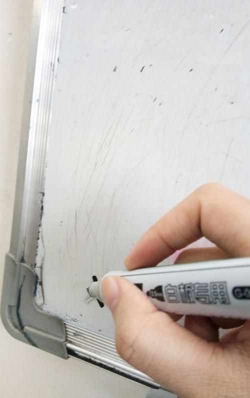 油性笔写在家具上怎么擦掉