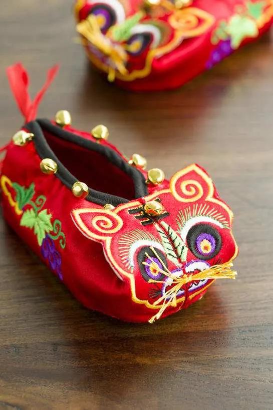 虎头鞋是该什么时候穿的（你穿过虎头鞋吗）(5)