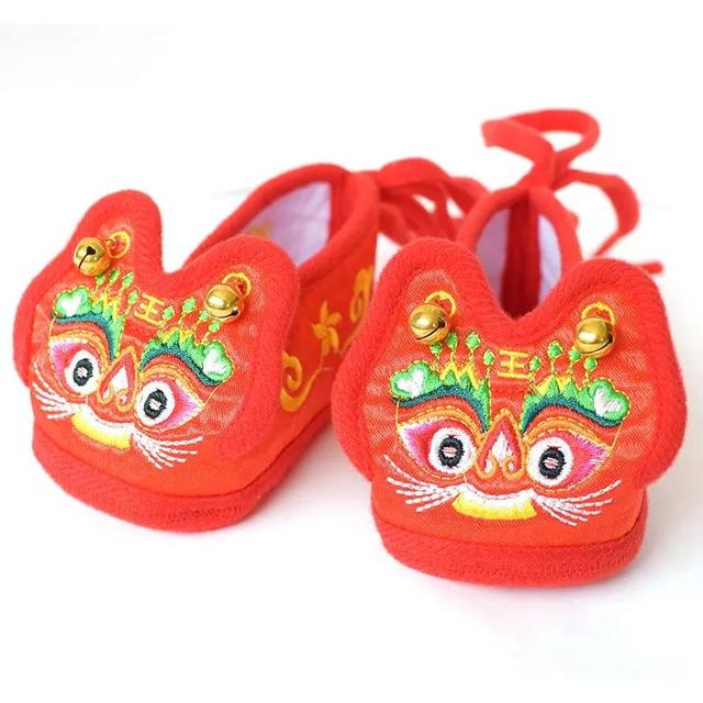 虎头鞋是该什么时候穿的（你穿过虎头鞋吗）(9)