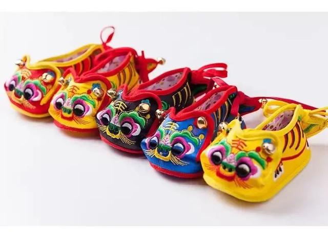 虎头鞋是该什么时候穿的（你穿过虎头鞋吗）(6)