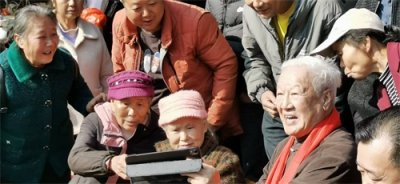 ​作别39年“回家”，电影《湘女萧萧》导演谢飞重访当年取景地沅陵馒头咀村