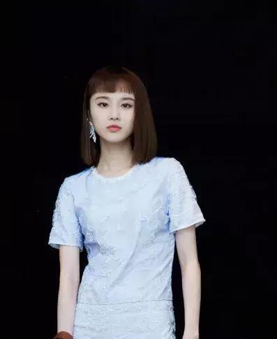 鲁豫新发型神似郭碧婷，发际线高原来要留这种刘海！