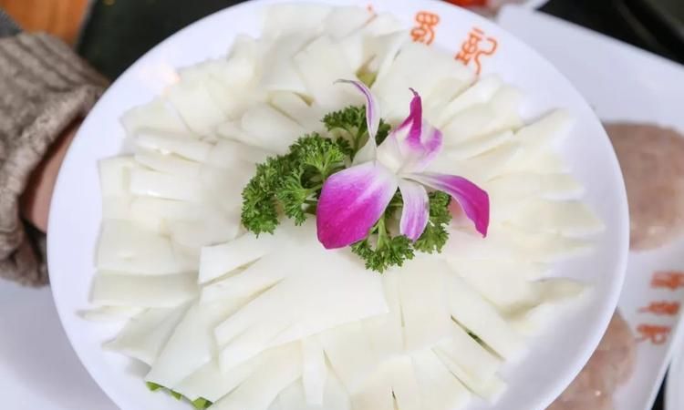 黄喉吃火锅需要焯水