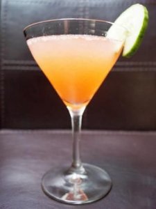 ​红酒跟鸡尾酒怎么调一起喝？红酒跟鸡尾酒怎么调一起吃