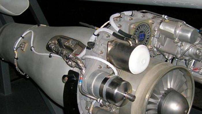 战斧巡航导弹弹体不大，为何能飞行这么远？