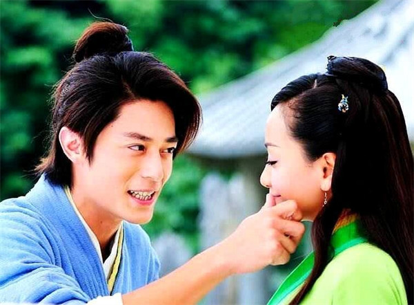 令狐冲最后跟谁在一起(原著令狐冲到底喜欢的是谁)