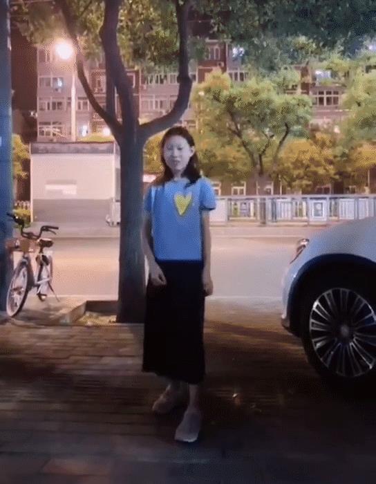 小沈阳12岁女儿沈佳润，曾被称为最丑星二代，如今逆袭成大美女