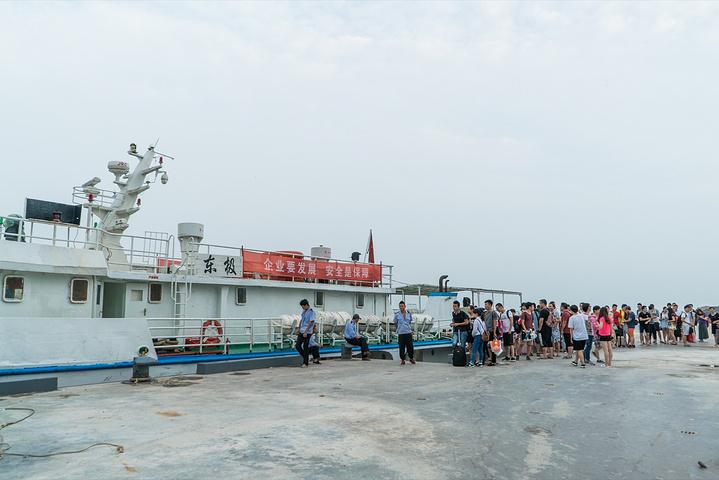 5.若舟山市出发前没有乘船往返舟山本村的安排，则可自行在定海客运站购买船票前往东海最南端——沈家门进行海上旅游。