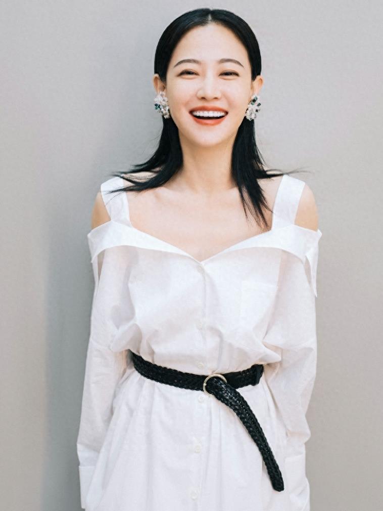 《我不是药神》女主角私照 竟是如此的性感