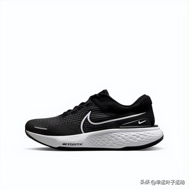 哪款耐克跑鞋最舒服（两双耐克跑鞋对比测评）(1)