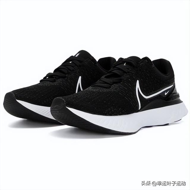 哪款耐克跑鞋最舒服（两双耐克跑鞋对比测评）(5)
