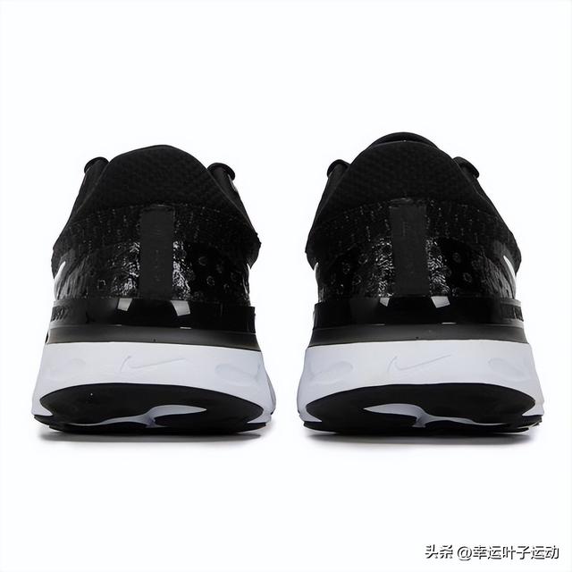 哪款耐克跑鞋最舒服（两双耐克跑鞋对比测评）(9)