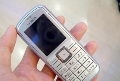 ​诺基亚7210好用吗（诺基亚7210好还是7212好）