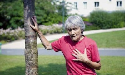 ​女人绝经,喝什么对身体好(女性吃什么容易绝经)