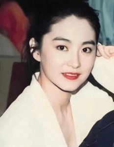 ​不打针不整容，这几位女星个个“逆生长”，最小50岁最大已68岁