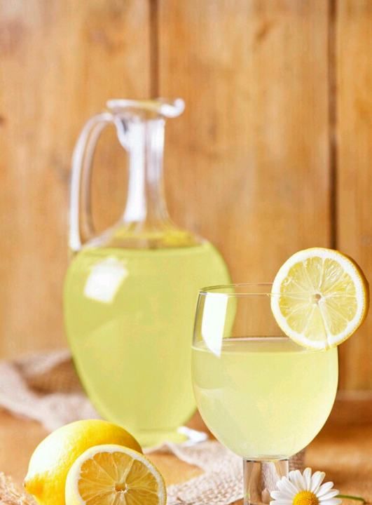 柠檬片可以泡几次,新鲜柠檬一般可以泡几次水图1