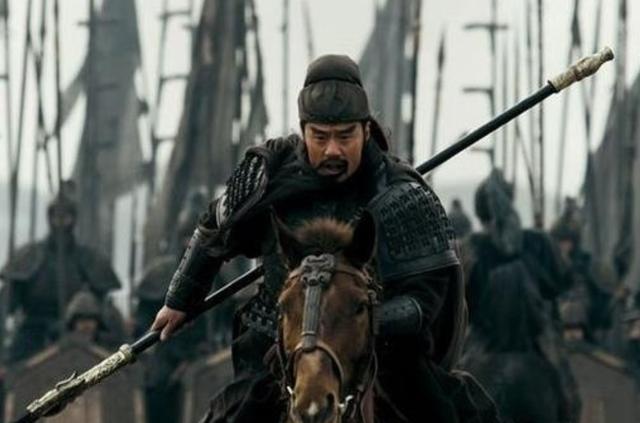 关羽看得上的人很少，除了兄弟，有四人例外