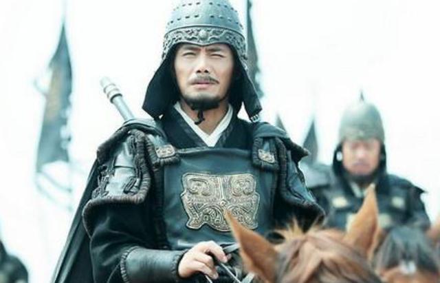 关羽看得上的人很少，除了兄弟，有四人例外