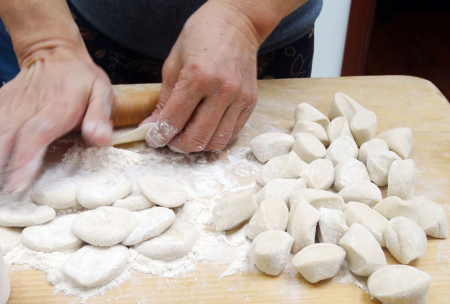 冬至吃饺子的来历,冬至吃饺子的来历和风俗是什么意思图4