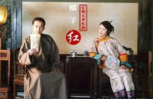 《倚天》中杨逍与赵露思演情侣，相差18岁画风与陈建斌一样油腻