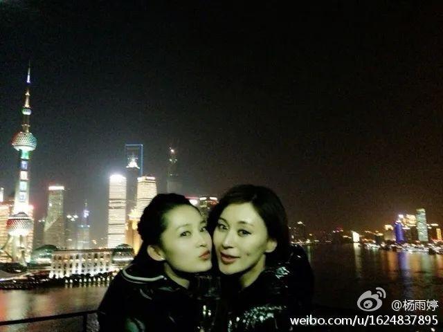 《倚天》中杨逍与赵露思演情侣，相差18岁画风与陈建斌一样油腻