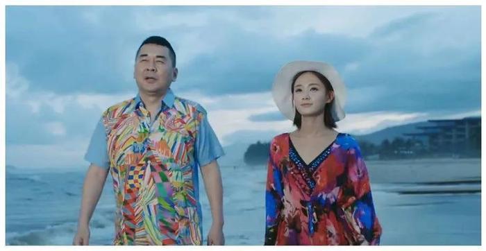 《倚天》中杨逍与赵露思演情侣，相差18岁画风与陈建斌一样油腻