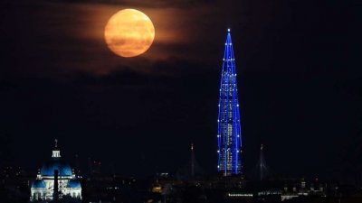 ​旅行看世界：盘点世界各地10张迷人的满月照片，您最想去哪儿？