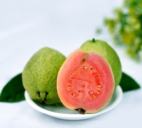 芭乐红肉和白肉哪个好吃