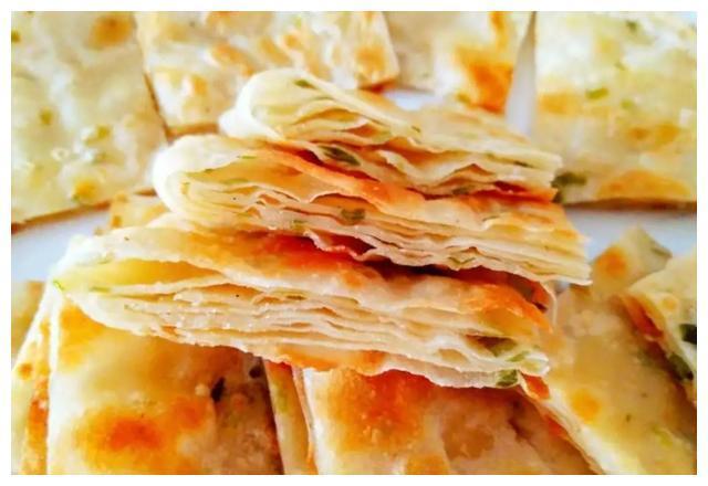 葱花千层饼掌握这个做法，做出的千层饼，外酥里嫩，层次分明