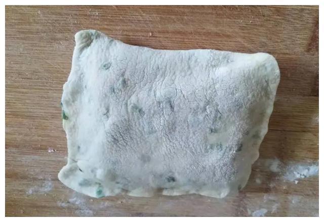 葱花千层饼掌握这个做法，做出的千层饼，外酥里嫩，层次分明