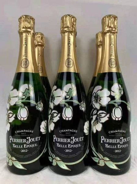 法国巴士底红酒