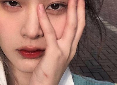 ​彭于晏额头，彭于晏服装造型太显老额头纹很明显