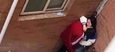 ​揭秘：当情侣的热恋悄悄被邻居偷拍全过程！