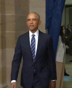 ​奥巴马白宫离别“复杂脸”，揭秘背后的坚持与希望！