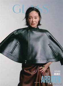 ​惠英红三月刊封面大片，冷冽眼神，表现力好绝，酷飒十足！