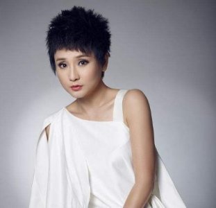 ​孔琳：两度被抛弃，52岁仍未婚，她的故事远比你想得更悲伤