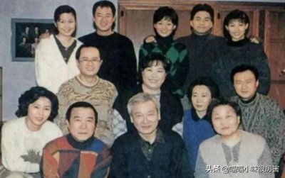 ​《澡堂老板家的男人们》主演戏外太狗血：1人被骗婚、1人被绑架