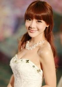 《爱情公寓》里的唐悠悠，原来整容前竟长这样