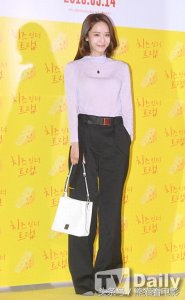 ​演员朴贞雅、吴妍书和刘仁英出席电影《奶酪陷阱》vip放映会