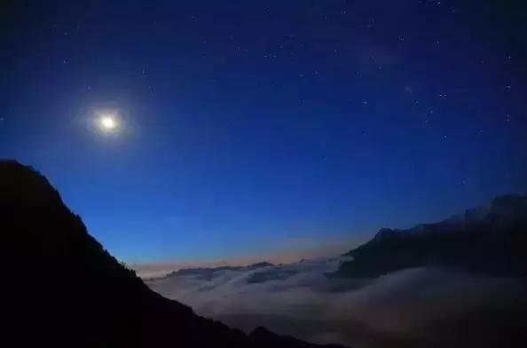 这个刷爆四川朋友圈的浮云牧场究竟有何魅力，比牛背山还要惊艳