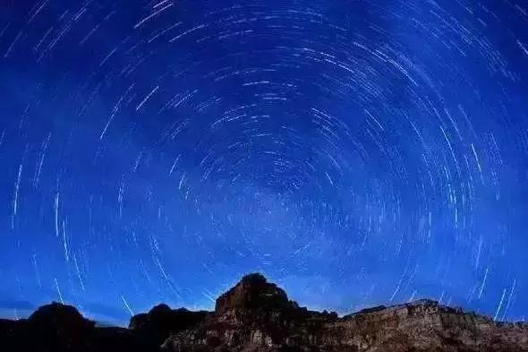 这个刷爆四川朋友圈的浮云牧场究竟有何魅力，比牛背山还要惊艳