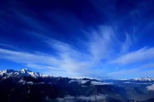 这个刷爆四川朋友圈的浮云牧场究竟有何魅力，比牛背山还要惊艳