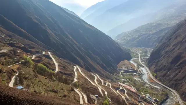 这个刷爆四川朋友圈的浮云牧场究竟有何魅力，比牛背山还要惊艳