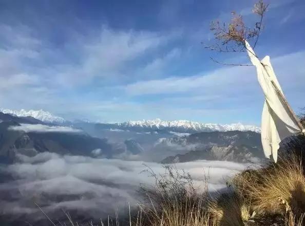 这个刷爆四川朋友圈的浮云牧场究竟有何魅力，比牛背山还要惊艳