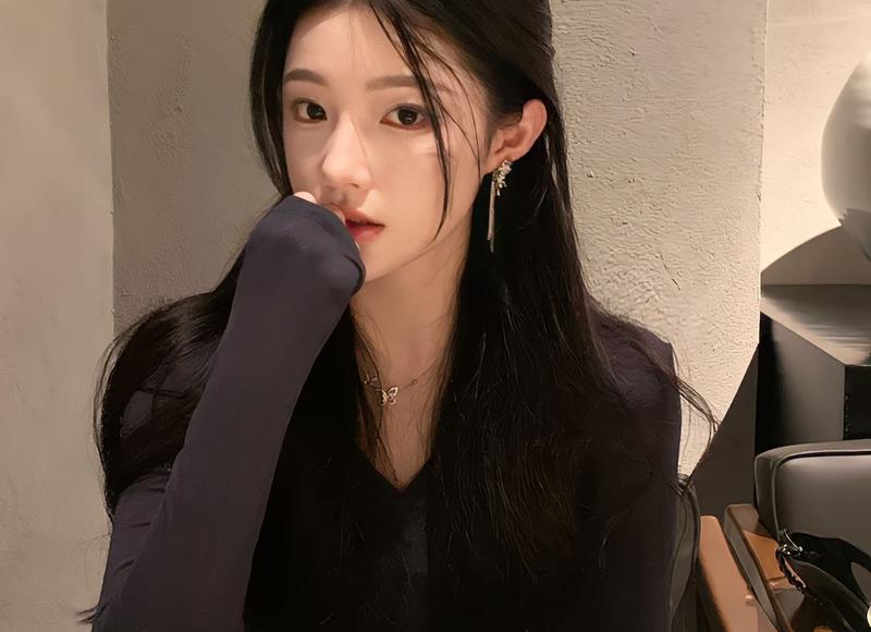 蓝色配什么色好看（蓝色系色彩搭配攻略）