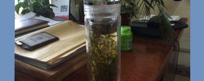 ​保温杯可以装茶水吗