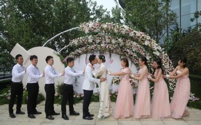 ​教师节李晓霞翟一鸣大婚 成世界冠军的聚会圣地